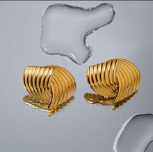 Load image into Gallery viewer, Vienna Earrings