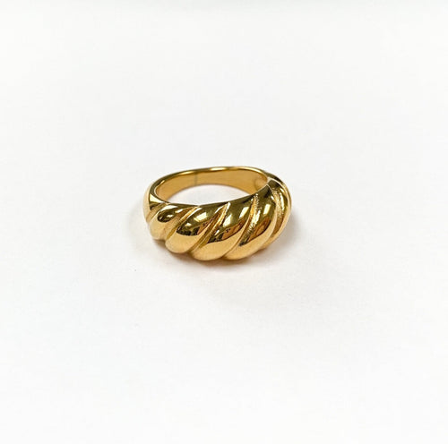 Gold Croissant Ring - shopvinchi - Gold Croissant Ring