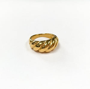 Gold Croissant Ring - shopvinchi - Gold Croissant Ring