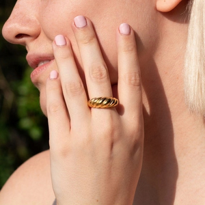 Gold Croissant Ring - shopvinchi - Gold Croissant Ring