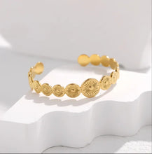 Load image into Gallery viewer, Vintage Bangle
