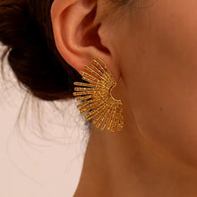 Load image into Gallery viewer, Leaf Shape Earring
